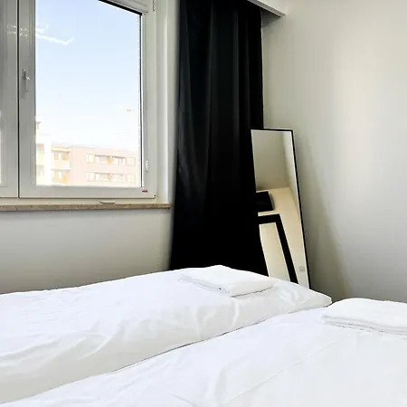 Modern 4bd, Balcony, Family Apartamento Breslavia