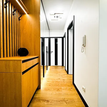 Apartamento Modern 4bd, Balcony, Family Breslavia