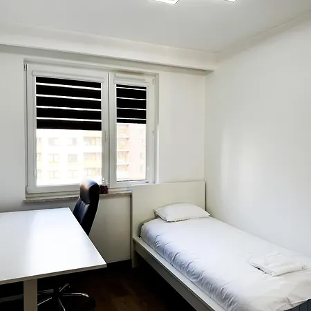 Modern 4bd, Balcony, Family Apartamento *