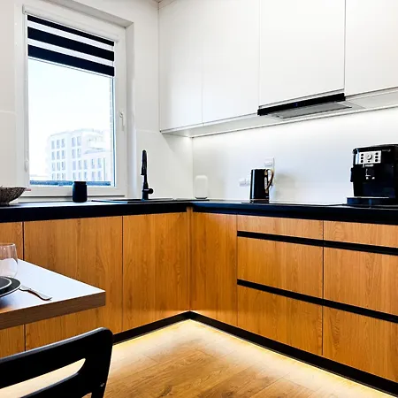 Modern 4bd, Balcony, Family * Breslavia