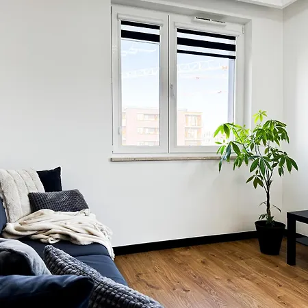 Modern 4bd, Balcony, Family Apartamento *